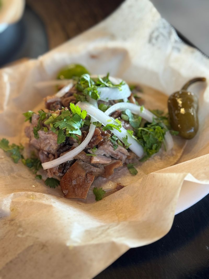 California's Favorite Taco And Burrito Stops Loved By Locals - Decor Hint Carnitas El Momo