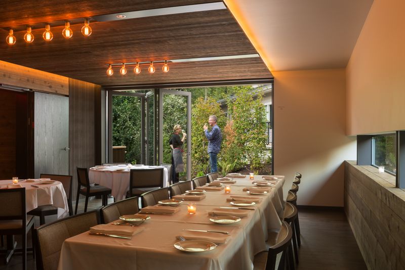 11 Italian Restaurants In Washington That Feel Straight Out Of The Old Country - Decor Hint Cafe Juanita