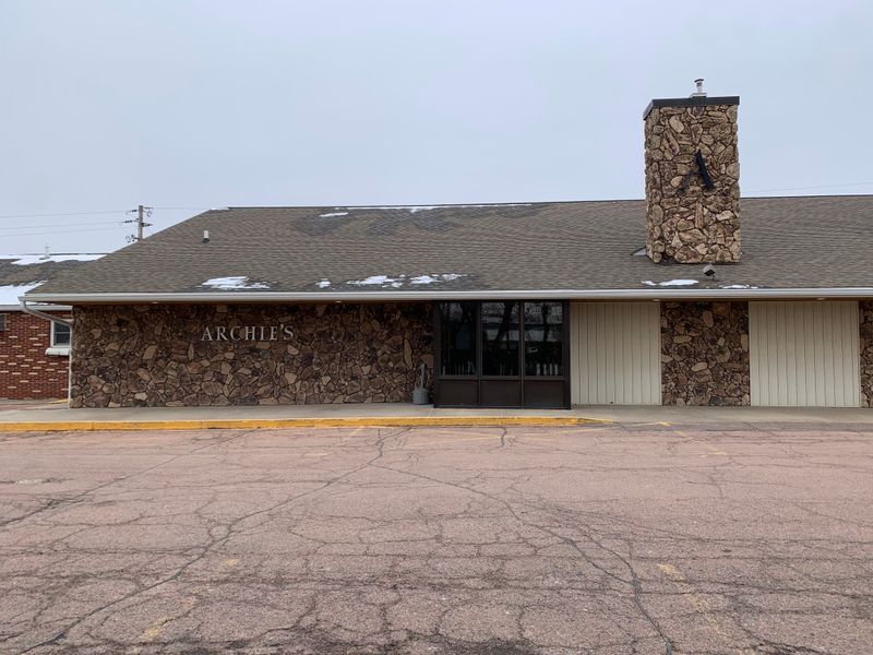 14 Secret Iowa Restaurants That Locals Keep To Themselves - Decor Hint Archie's Waeside