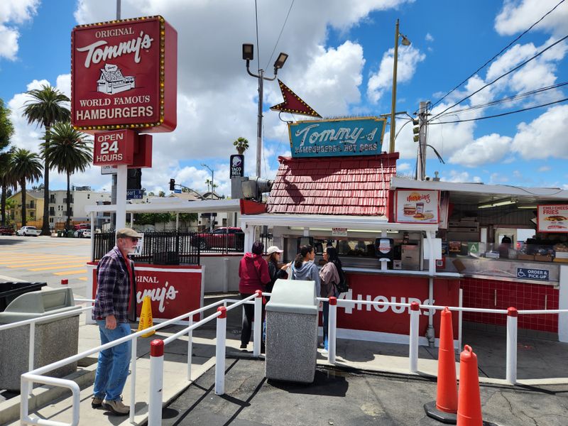 14 Beloved California Restaurants That Nailed One Dish And Never Looked Back - Decor Hint Original Tommy's