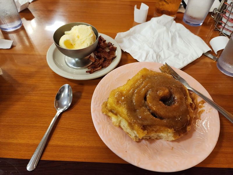 Charlie's Main Street Cafe