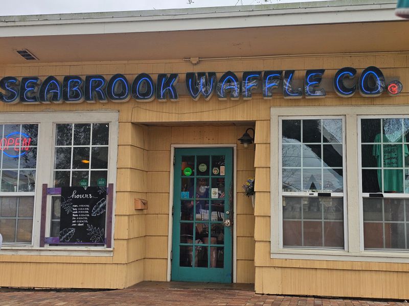 Texas Seafood Joints Locals Choose Every Time Over Upscale Alternatives - Decor Hint Seabrook Waffle Company
