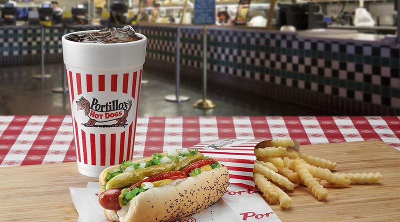 17 Illinois Eateries That Prove Great Food Doesn't Have To Cost A Fortune - Decor Hint Portillo's Hot Dogs