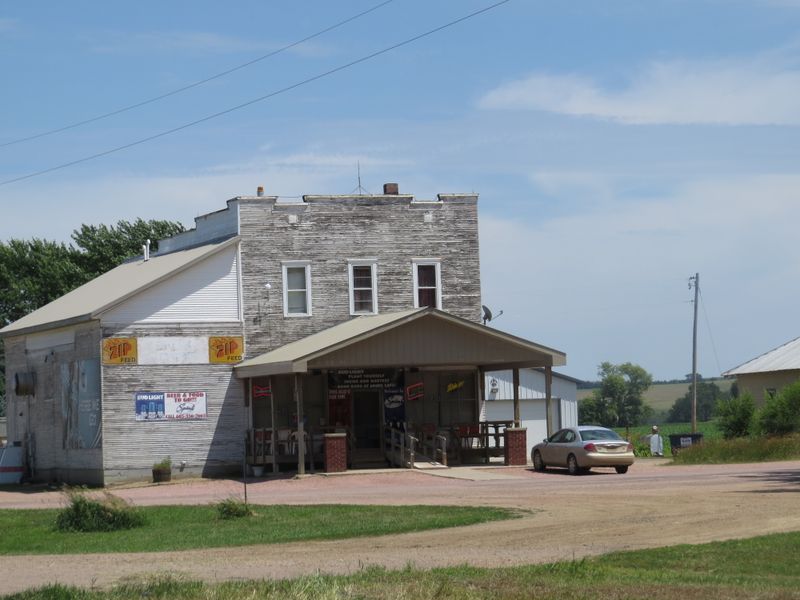 12 Places In South Dakota Where BBQ Still Tastes Like It Did Generations Ago - Decor Hint Spink Family Restaurant