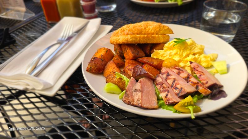 10 New England Soul Food Spots In Rhode Island That Perfectly Capture Southern Flavor - Decor Hint Nick's On Broadway