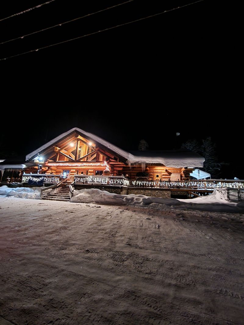 Creekside Cafe At Sheep Creek Lodge Buffet