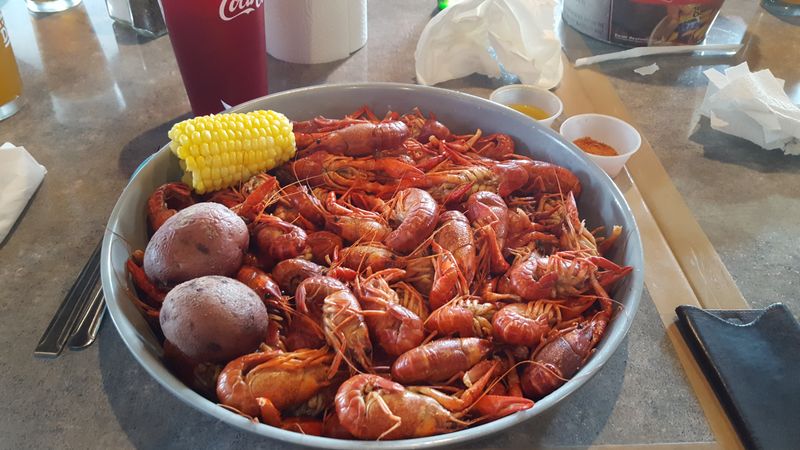 19 Alabama Seafood Joints Only Locals Know And Love For That Perfect Southern Flavor - Decor Hint Steamers Oyster Bar & Seafood Restaurant