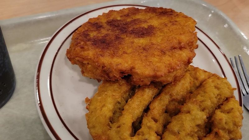 12 Illinois Fish Fries That Keep The Locals Coming Back Each Friday - Decor Hint Manny's Cafeteria And Delicatessen