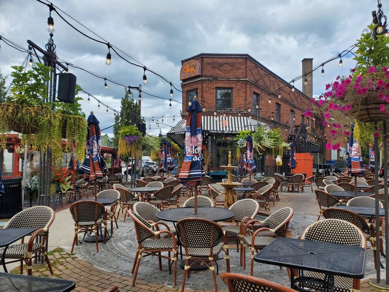 Café Hollander – Milwaukee