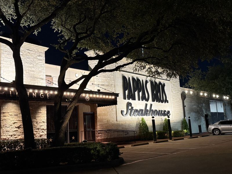 The Texas Restaurant Run By Generations - And Still Packed Every Night - Decor Hint Dallas Expansion Brought The Magic To North Texas