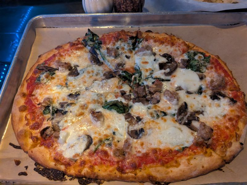 13 Must-Try Iowa Pizza Spots That Are Always Worth The Miles - Decor Hint Need Pizza