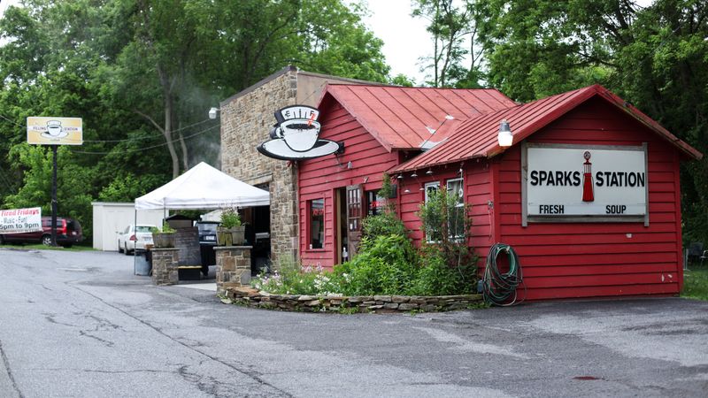 14 Secret Iowa Restaurants That Locals Keep To Themselves - Decor Hint The Filling Station