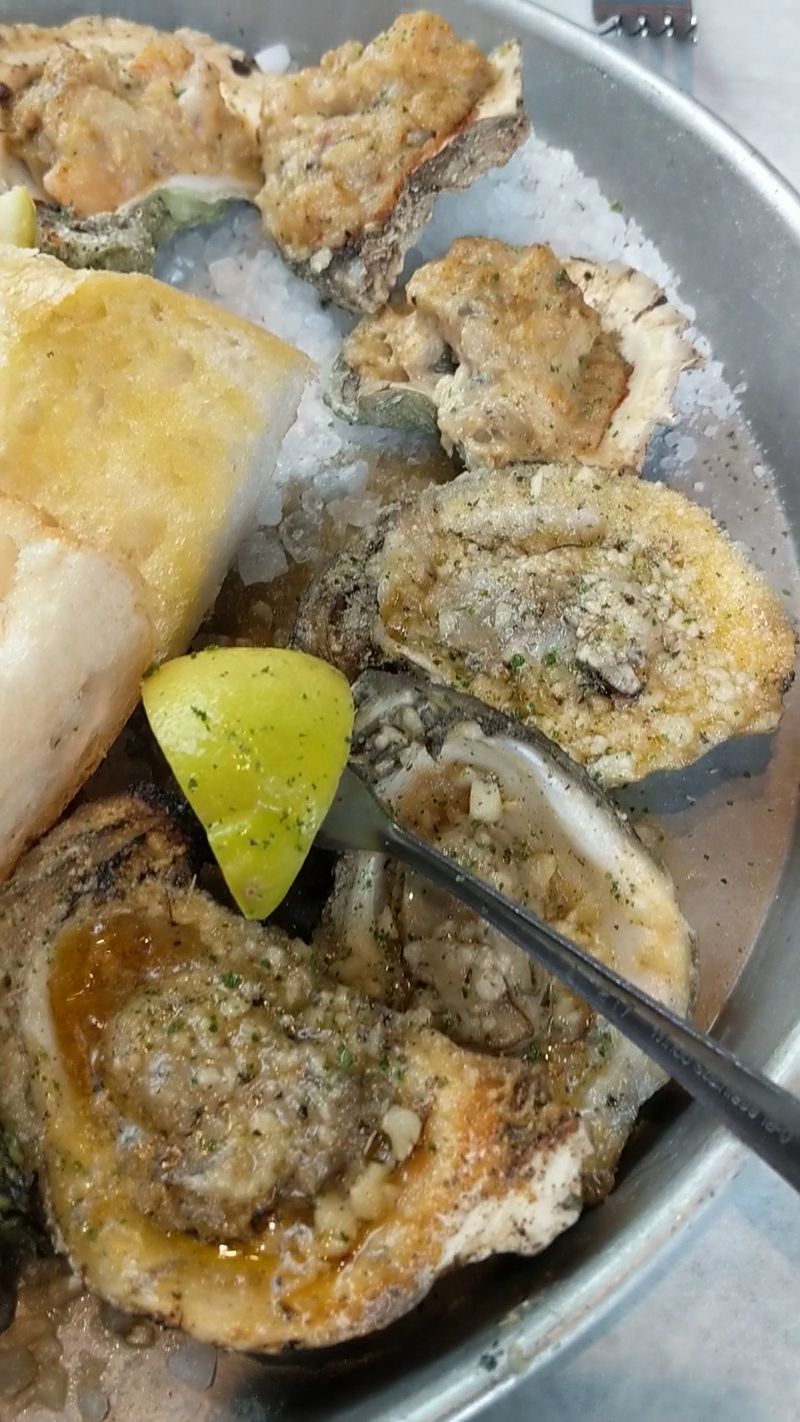 13 Mississippi Seafood Buffets Overflowing With Cajun Flavor Locals Love - Decor Hint Half Shell Oyster House