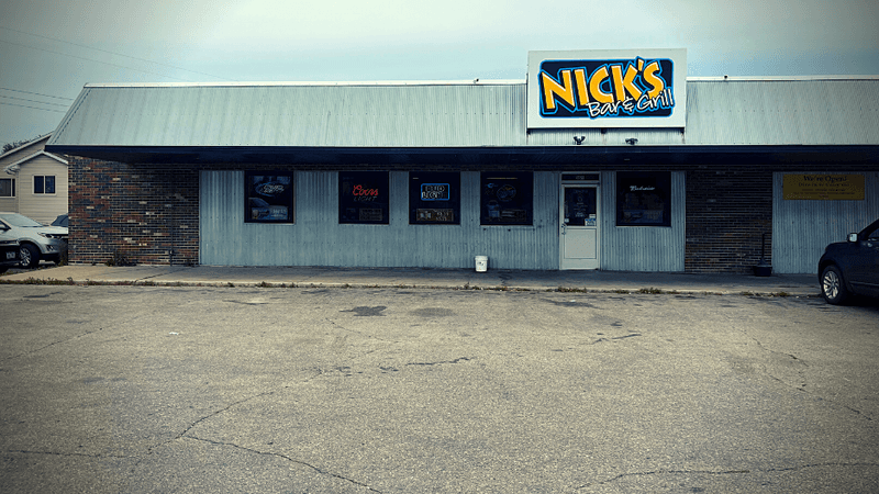 11 Iowa Fish Fry Taverns Locals Swear By For The Perfect Friday Tradition - Decor Hint Nick's Bar & Grill
