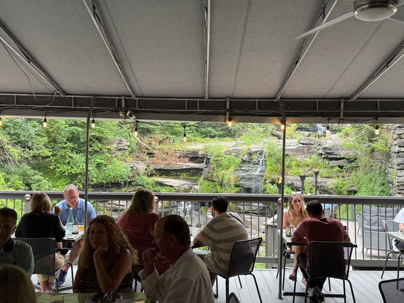 15 Pennsylvania Lakeside Restaurants Offering Relaxing Water Views - Decor Hint glass – wine. bar. kitchen