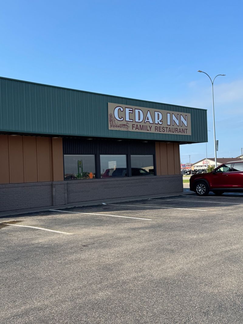 10 North Dakota Hidden Restaurants Only Locals Know About - Decor Hint The Cedar Inn
