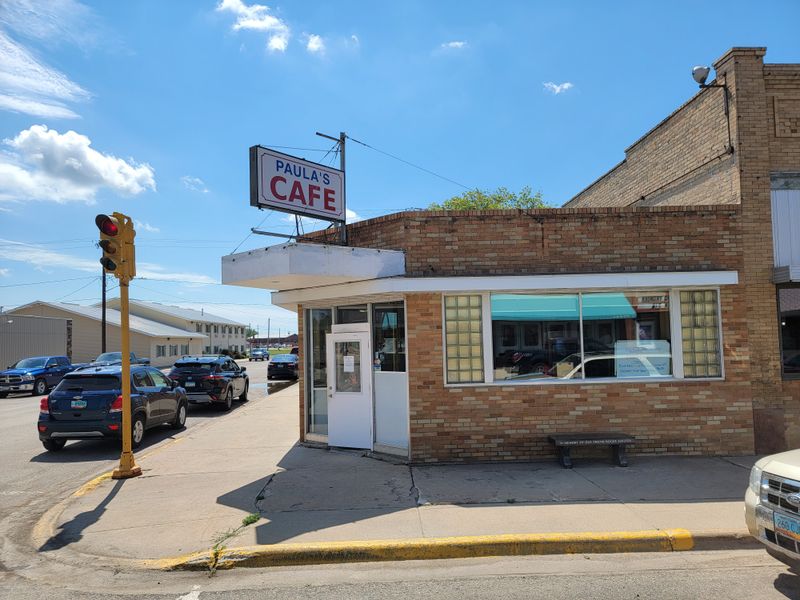 14 North Dakota Small-Town Restaurants Full Of Charm And Midwest Hospitality - Decor Hint Paula's Café