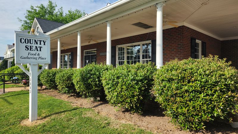 Classic Virginia Eateries That Remain Packed After Decades - Decor Hint The County Seat Restaurant