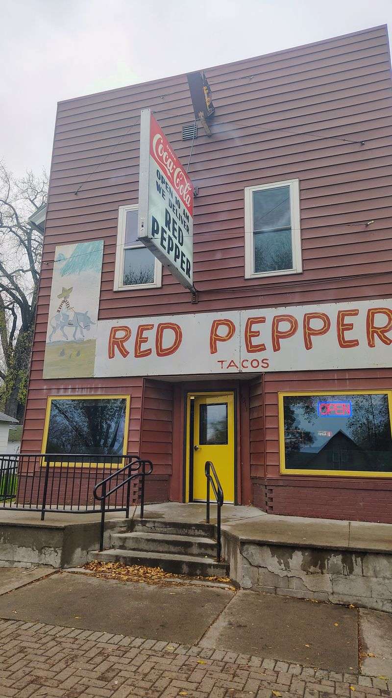 14 North Dakota Small-Town Restaurants Full Of Charm And Midwest Hospitality - Decor Hint Red Pepper