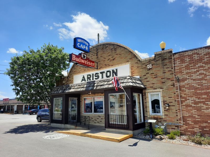 These 15 Family Owned Restaurants In Illinois Have Been Around For Four Generations And Are More Popular Than Ever - Decor Hint The Ariston Cafe