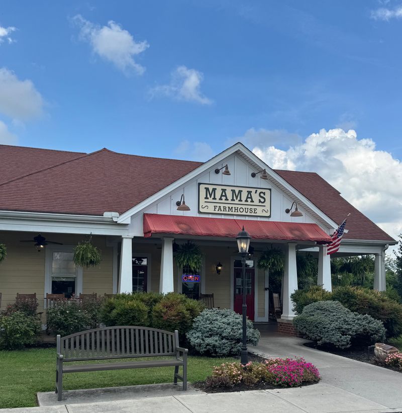 These 16 Tennessee All You Can Eat Buffets Are The Ultimate Fall Foodie Road Trip - Decor Hint Mama's Farmhouse