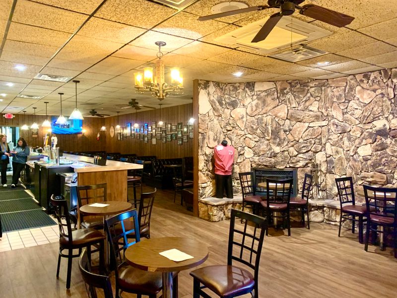 11 Iowa Fish Fry Taverns Locals Swear By For The Perfect Friday Tradition - Decor Hint Archie's Waeside