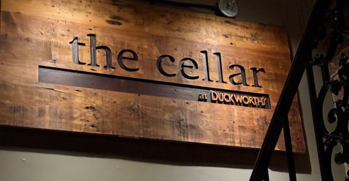 This Hidden Charlotte Restaurant Serves Food That Locals Guard Jealously - Decor Hint