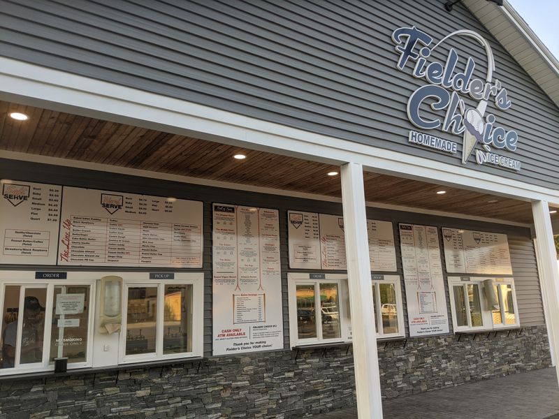 This Maine Ice Cream Stand Remains Open Year-Round And Locals Wouldn't Have It Any Other Way - Decor Hint Family-Owned Since 2006