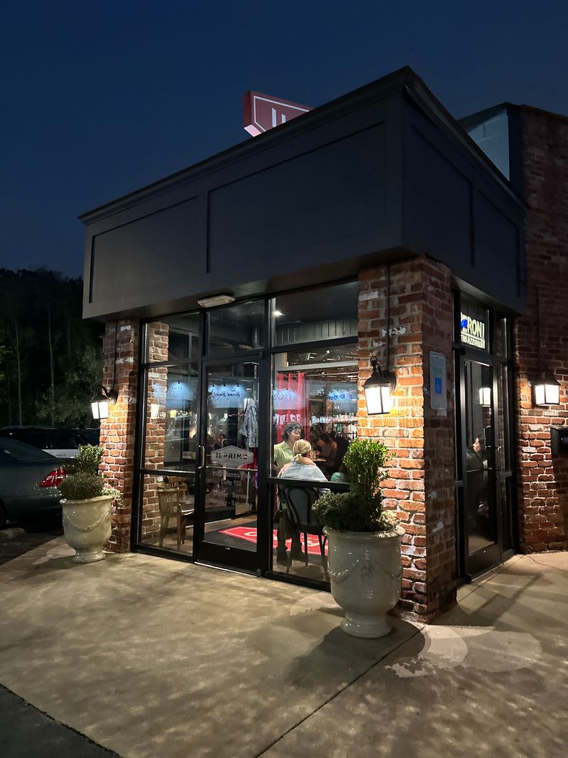 13 Hole-In-The-Wall Italian Restaurants In Tennessee Only Locals Know About - Decor Hint Il Primo