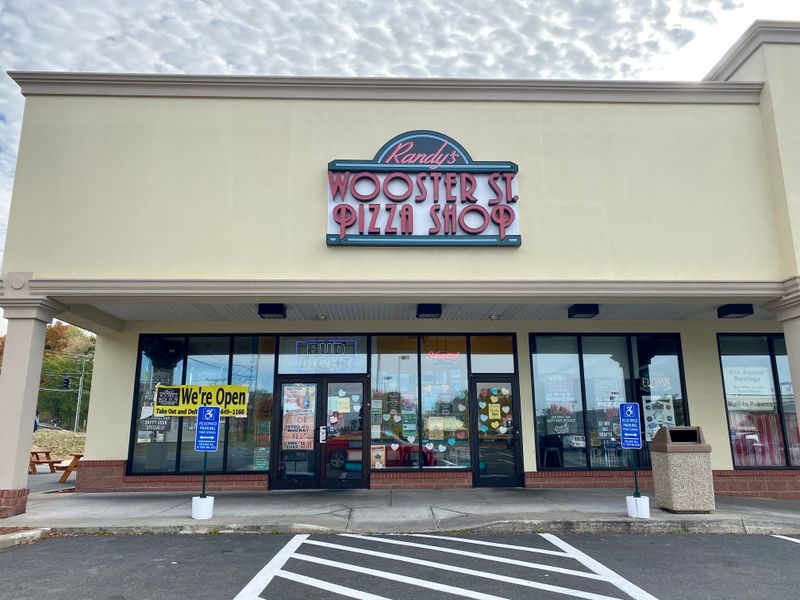 Pennsylvania Pizzerias That Outsell The Big Chains Among Locals - Decor Hint Randy's Wooster St. Pizza Shop