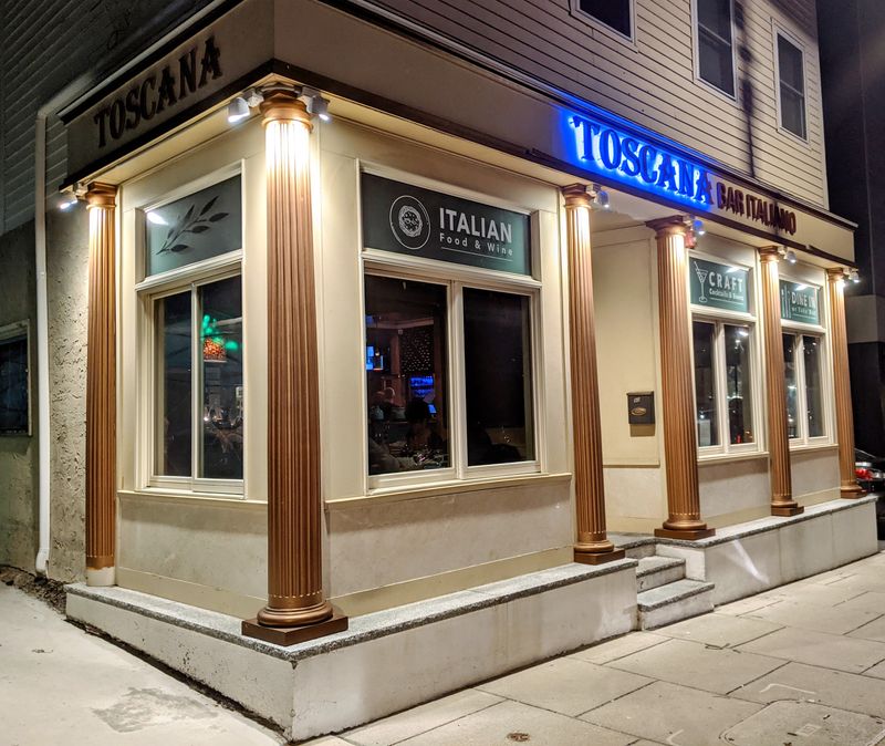 13 Italian Dining Secrets Massachusetts Locals Can't Keep To Themselves - Decor Hint Toscana Ristorante & Bar