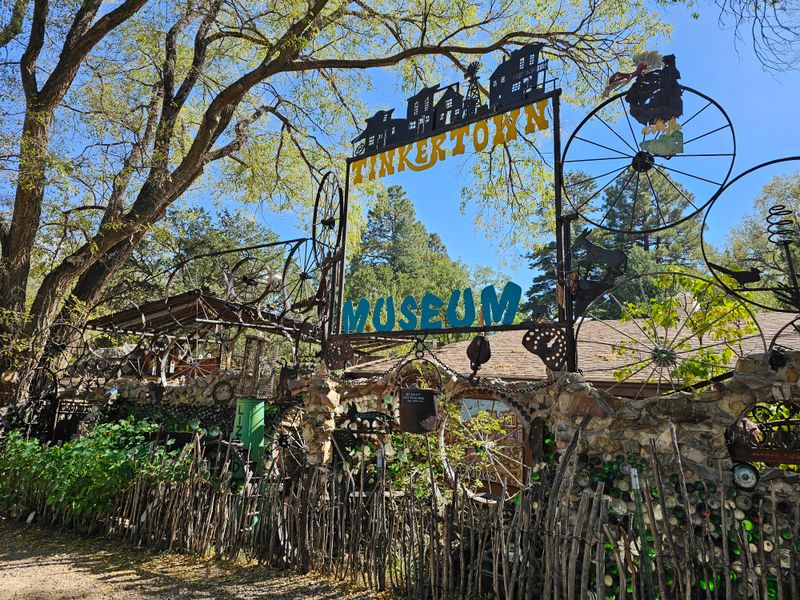 14 Roadside Wonders In New Mexico's Desert That Locals Swear Are The Weirdest In The US - Decor Hint Tinkertown Museum