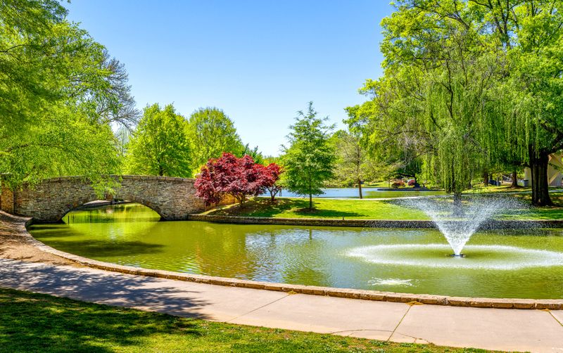 A Charlotte, NC Getaway: The Perfect Places To Relax And Enjoy Time Together - Decor Hint Freedom Park