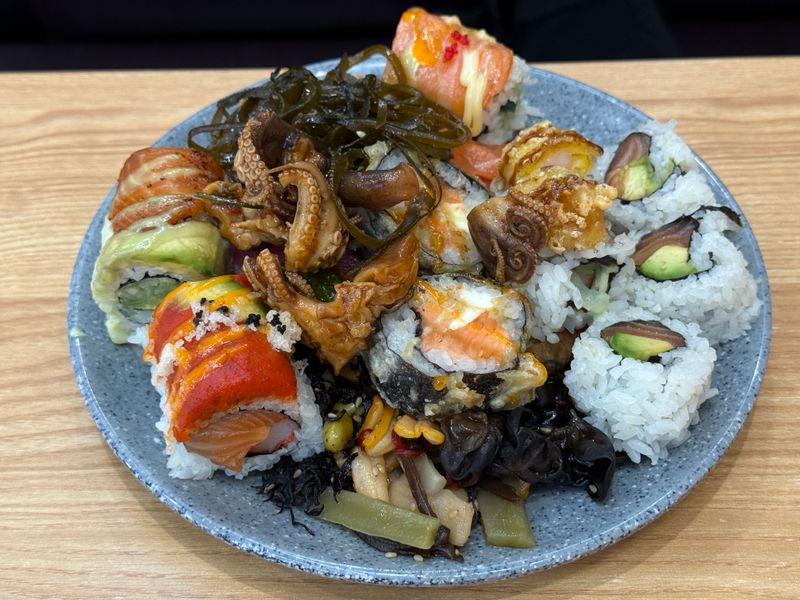 14 New Jersey All-You-Can-Eat Seafood Restaurants Serving Up Endless Coastal Goodness - Decor Hint Umi Hotpot Sushi & Seafood Buffet – Deptford