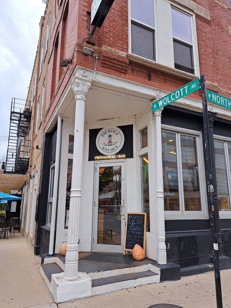 13 Illinois Barbecue Stops Where You Can Taste The Real Smoke In Every Bite - Decor Hint Lillie's Q