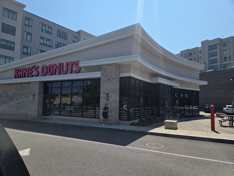12 Must-Visit Donut Shops In Massachusetts That Are Worth The Road Trip - Decor Hint Kane's Donuts