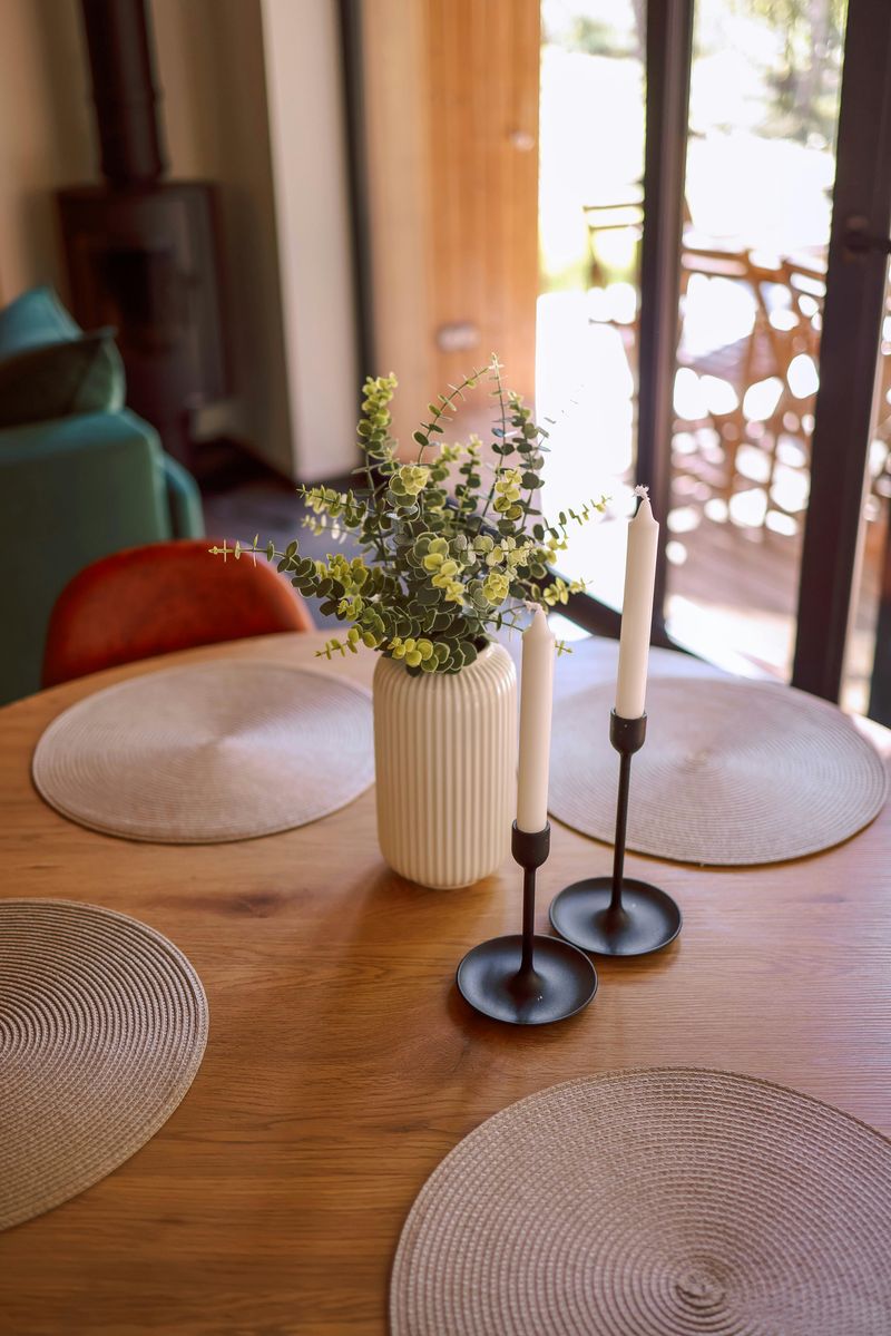 12 Ways To Cozy Up Your Texas Home This Winter With Neutrals And Greenery - Decor Hint Create A Greenery Centerpiece