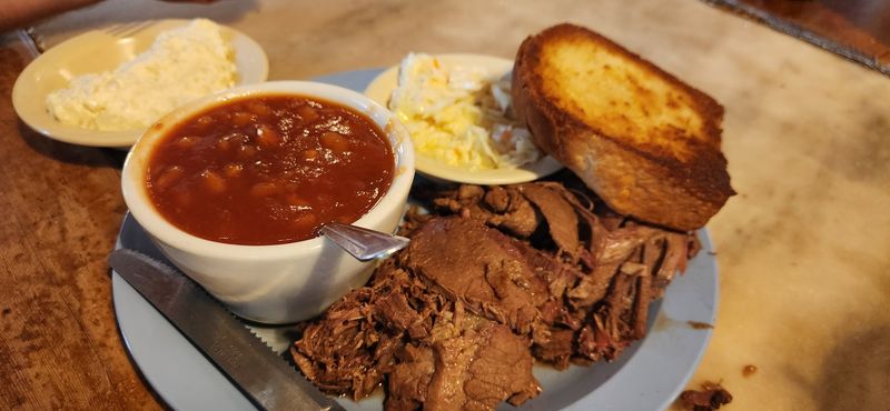11 Lesser-Known Oklahoma Restaurants That Quietly Steal The Show - Decor Hint Bob's Pig Shop