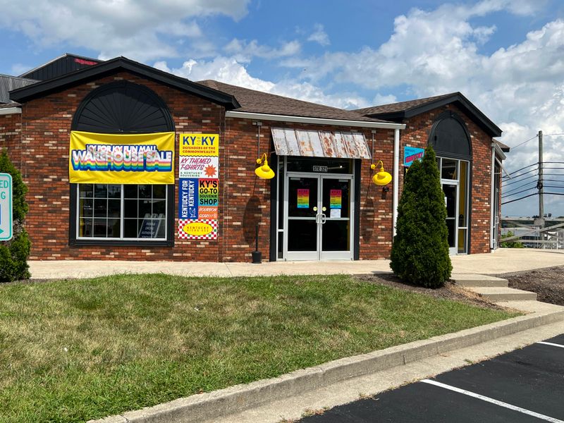 Kentucky Tourist Traps Locals Stay Away From - Decor Hint Generic Souvenir Shops On Interstate Exits
