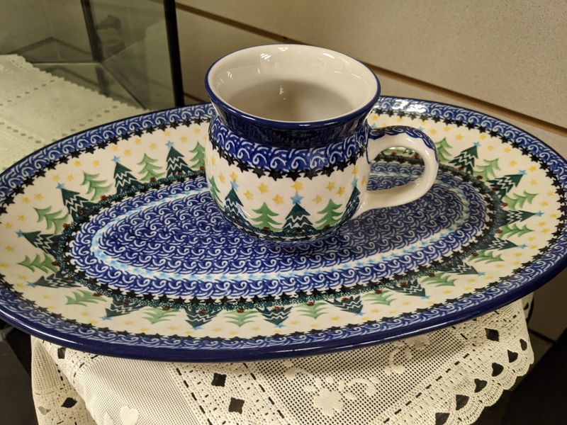 Furniture Styles From Decades Ago That Are Seeing A New Life In North Carolina Homes - Decor Hint Arts and Crafts Movement Pieces