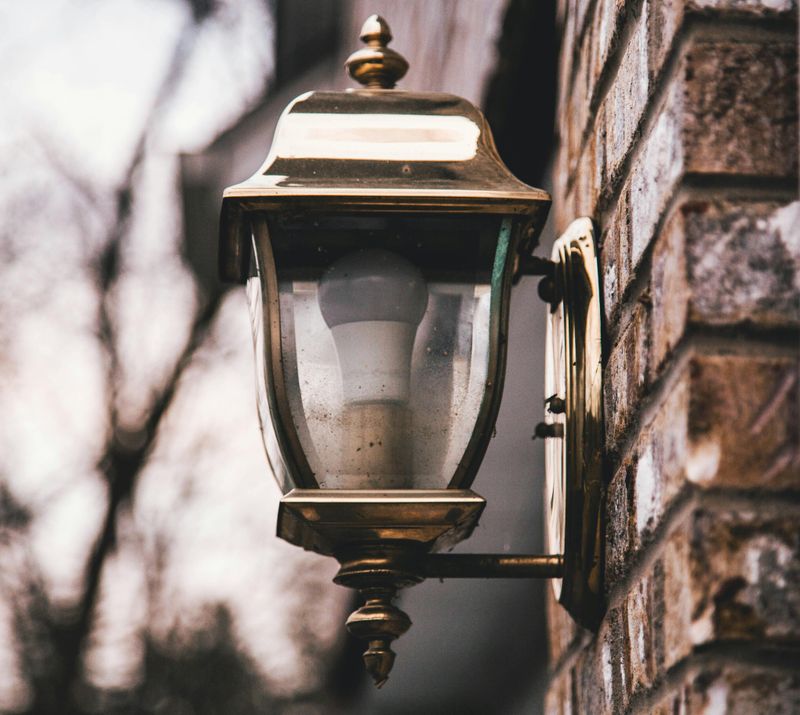 Top 10 Lighting Upgrades For Historic Homes Across Pennsylvania - Decor Hint Exterior Lanterns And Porch Lights