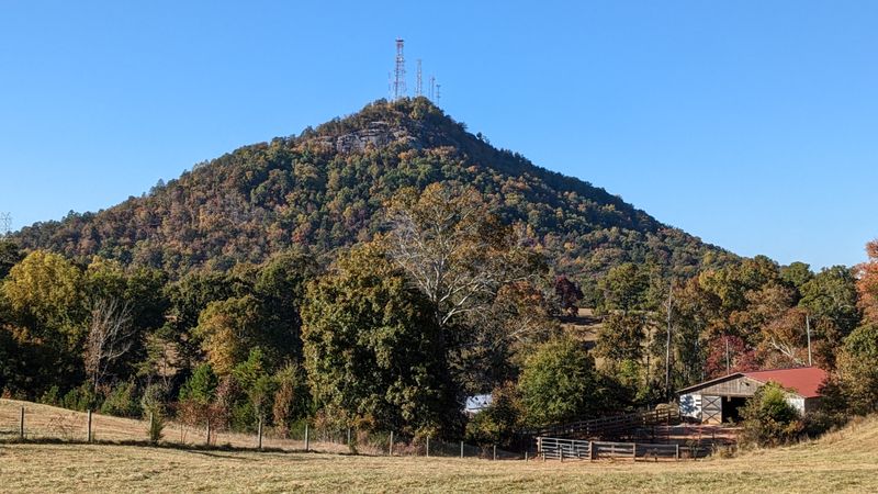 17 Georgia Overlooks Offering Stunning Views Locals Can't Get Enough Of - Decor Hint Currahee Mountain