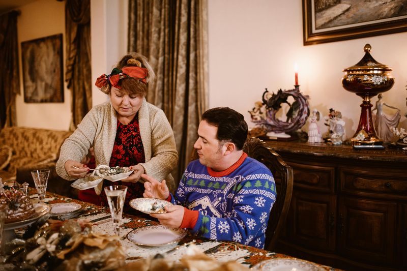 Indiana Dinner Etiquettes From The 1960s That Feel Totally Foreign Today - Decor Hint Politely Asking For The Salt