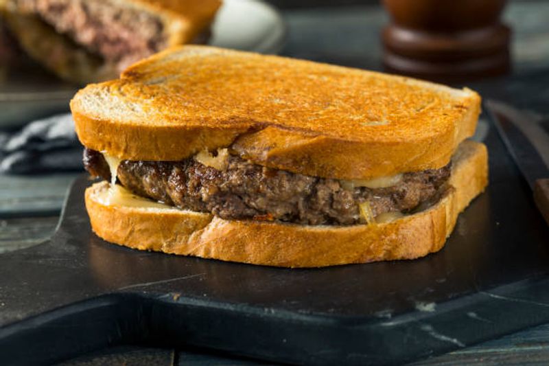 15 Mississippi Restaurants That Prove The Best Food Never Lasts All Night - Decor Hint Magnolia Grill of Jackson