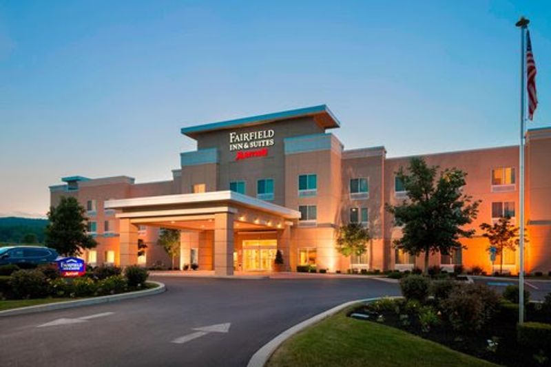 15 Pennsylvania Lakeside Restaurants Offering Relaxing Water Views - Decor Hint Fairfield by Marriott Inn & Suites