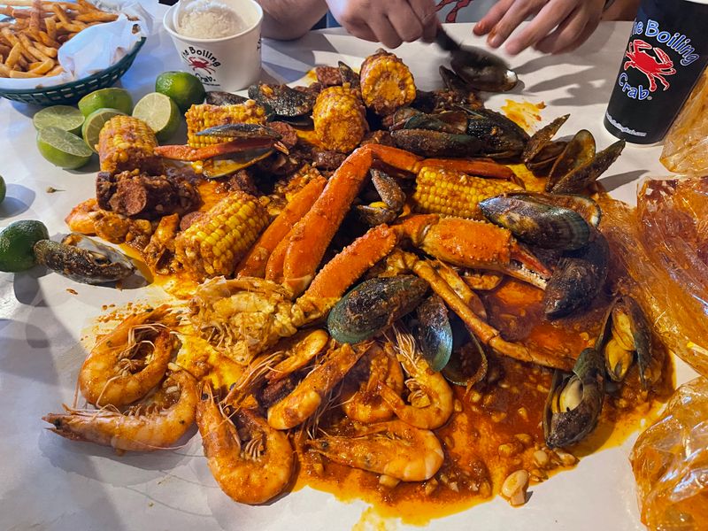 Texas Lobster Roll Spots Serving Big Flavor, No Fuss - Decor Hint The Boiling Crab