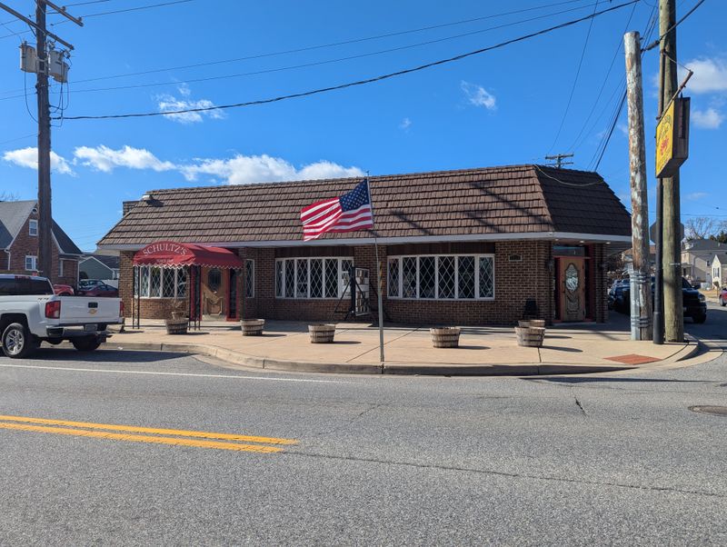 15 Maryland Seafood Shacks Only Locals Know For Steamed Crabs And Old Bay Magic - Decor Hint Schultz's Crab House