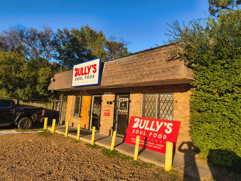 Mississippi's Best Fried Fish Joints Locals Refuse To Give Up - Decor Hint Bully's Soul Food Restaurant