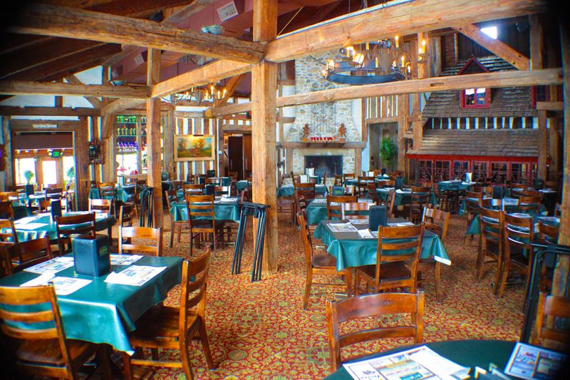 The Fox & Hounds Restaurant & Tavern