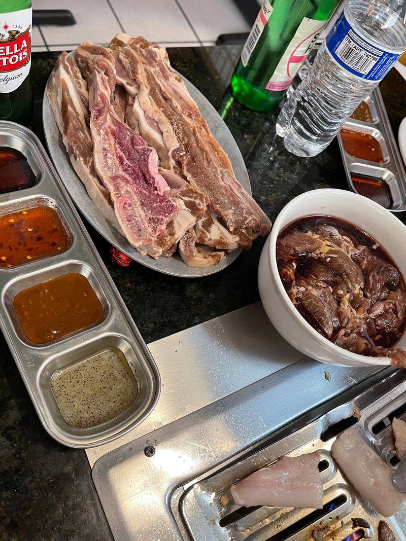 Foodies Flock To This Washington All-You-Can-Eat Spot For A Reason - Decor Hint Group Dining That Brings Everyone Together